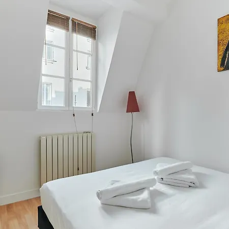 Charming 1 Bedroom Flat Coeur Du Marais By Prestige * Parigi
